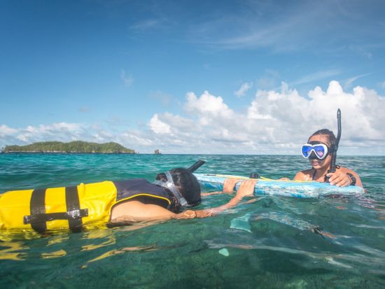 シュノーケリング 半日ツアー　透明度抜群の海で楽しむ水中観察＜午後／送迎付き／日本語ガイド＞by Rock Island Tour Company