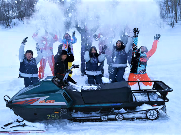 雪遊び体験 スノーモービル+四輪バギー+スノーラフティング+ 雪遊び体験 スノーモービル+四輪バギー+スノーラフティング+