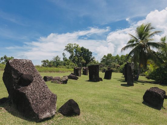 ガラスマオの滝＆ストーンモノリス1日ツアー　パラオ最大の滝を目指してジャングルトレッキング＜昼食／送迎付＞by Rock Island Tour Company