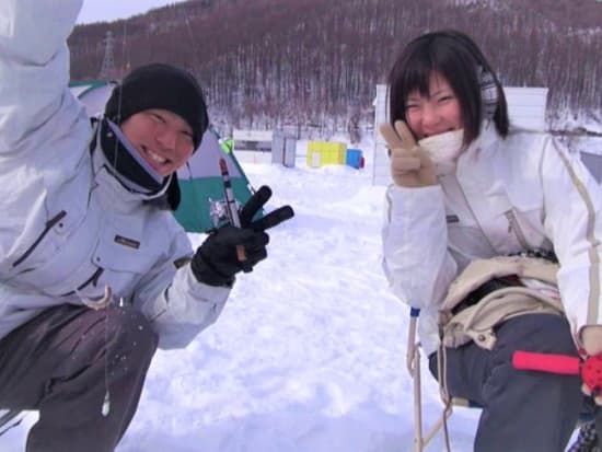 かなやま湖ワカサギ釣り 釣れたワカサギは調理OK！脂が乗った冬のワカサギは最高！＜1～3月／午前or午後／富良野＞byレジャーガイド遊び屋