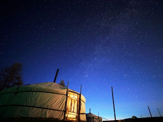 【4泊5日】人気ドラマのロケ地を巡る！テレルジ国立公園＆ノマディックショーも楽しむプライベートツアー ＜食事付き／日本語ガイド／チンギスハーン国際空港発着＞