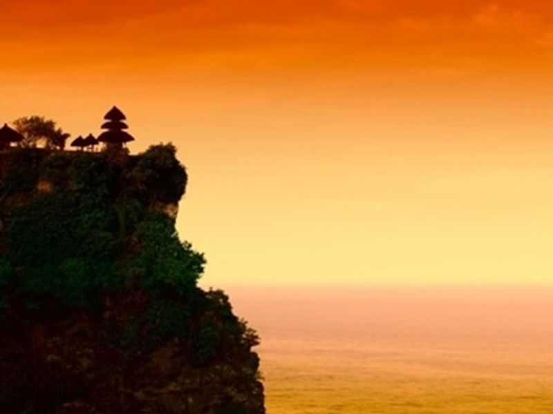 ウルワツ寺院夕日 バリ島内観光ツアー バリ島の観光 オプショナルツアー専門 Veltra ベルトラ ウルワツ寺院夕日 バリ島内観光ツアー バリ島の観光 オプショナルツアー専門 Veltra ベルトラ