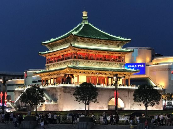 ラサ＆西安4泊5日ツアー！ポタラ宮＋ジョカン寺＋ヤムドク湖＋兵馬俑＋大雁塔＜貸切／航空券込／食事付／日本語ガイド／西安発＞