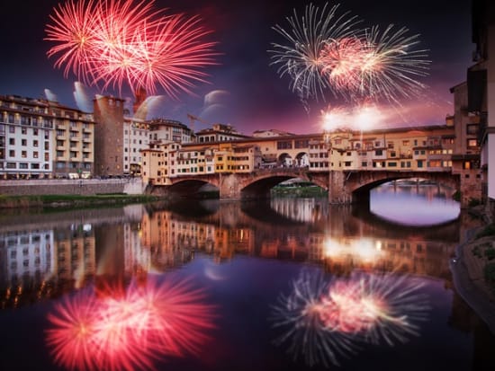 Italy_Florence_Ponte_Vecchio_Fireworks_shutterstock_767063254