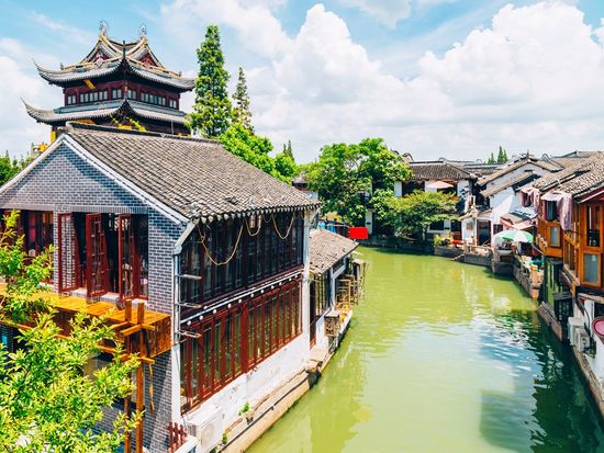 ノスタルジック漂う水郷の街 朱家角半日観光ツアー！小舟の遊覧体験付き＜日本語ガイド／上海発＞by H.I.S.の写真3