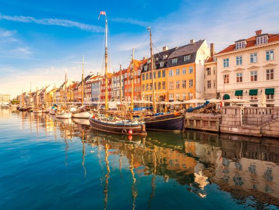 運河ボートツアー＋48時間有効 乗り降り自由バス！ホップオン・ホップオフ 市内観光ツアー＜オーディオガイド／コペンハーゲン発＞