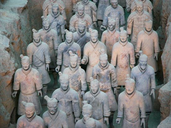 【貸切り】上海発・西安～成都 2泊3日周遊ツアー！兵馬俑＋秦始皇帝陵＋武候祠＋パンダ研究センター＜日本語ガイド／航空券付／上海虹橋空港発着＞