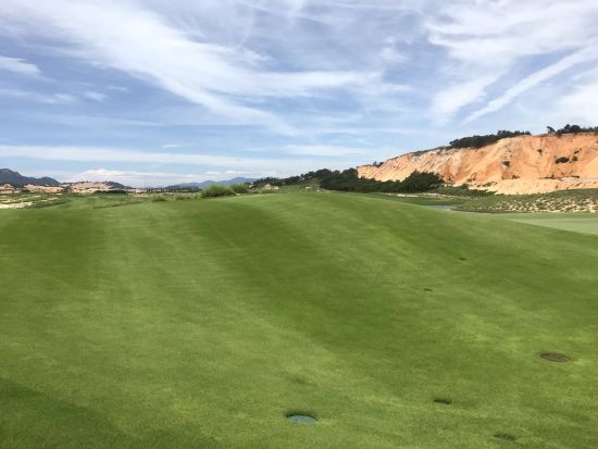 【ゴルフ予約】KNゴルフリンクスカムラン（KN Golf Links Cam Ranh）＜日本語ガイド付き往復送迎＞