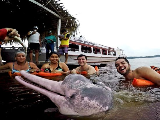 先住民族の伝統文化に触れる！インディアンの村訪問＆二河川合流地点 アマゾン川1日クルーズツアー＜混載／昼食／英語ガイド／マナウス発＞