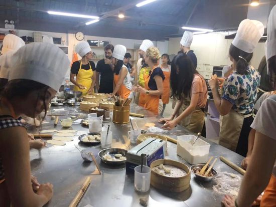 上海 料理教室ツアー！焼き小籠包・小籠包・エッグタルト・ちまきなどから選べるプラン＜日本語ガイド／試食付／上海発＞