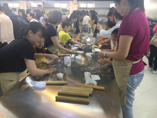 上海 料理教室ツアー！焼き小籠包・小籠包・エッグタルト・ちまきなどから選べるプラン＜日本語ガイド／試食付／上海発＞