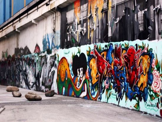 話題のレンタルサイクルに乗ろう！上海市内終日観光＆変面ショー＜日本語ガイド／昼＆夕食付／上海発＞