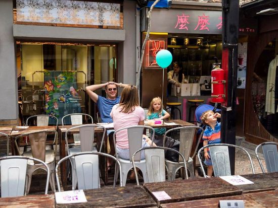 話題のレンタルサイクルに乗ろう！上海市内終日観光＆変面ショー＜日本語ガイド／昼＆夕食付／上海発＞