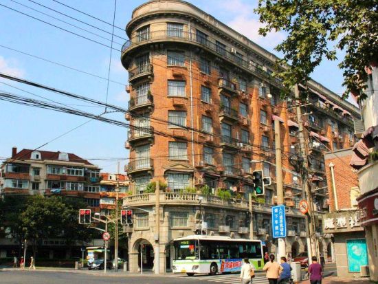 話題のレンタルサイクルに乗ろう！上海市内終日観光＆変面ショー＜日本語ガイド／昼＆夕食付／上海発＞