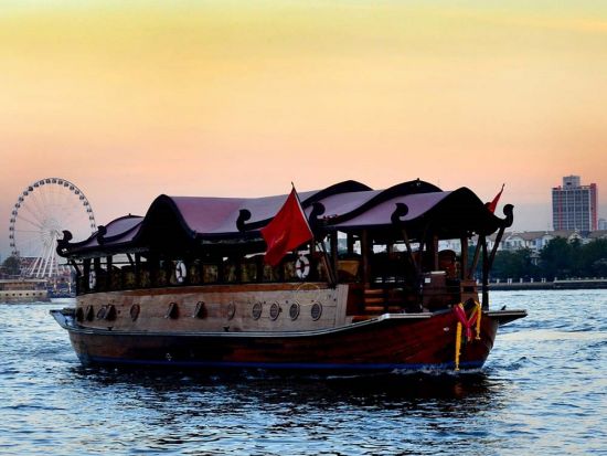 マノーラ号ディナークルーズ　5つ星ホテル「アナンタラ」運営のアンティーク船で優雅な時間