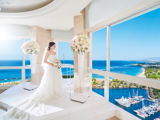ハワイ　1日完結挙式（ウェディング）　ラニレア チャペル　最上階から見渡すハワイの空と海 　ビーチフォト付き（挙式・撮影・衣裳・メイク）