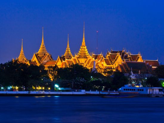 ホライゾン号ディナークルーズ 5つ星ホテル「シャングリラ」運営クルーズ＜現地集合／ビュッフェ＞