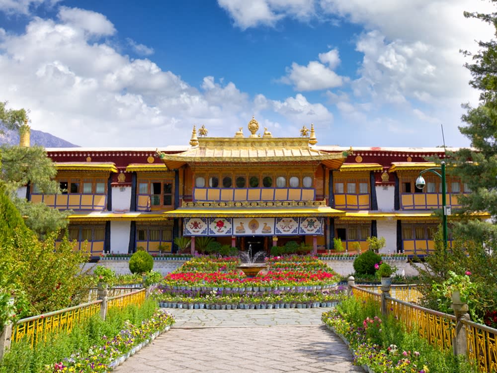 ラサで購入！チベット寺院の飾り　ゴンパ