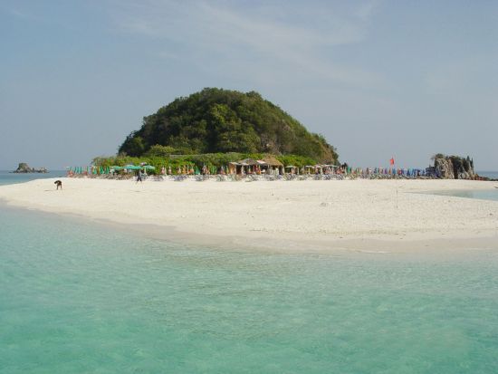 【貸切】プライベートチャーター船で行く！カイ島3島巡り　＜半日／日本語ガイド付＞