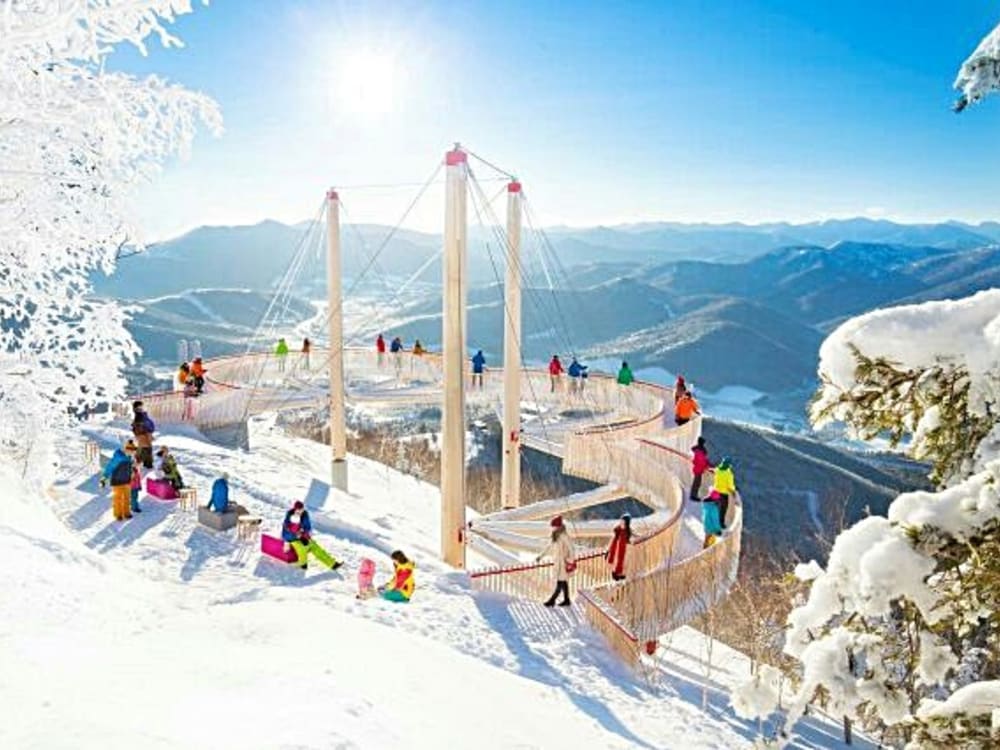 winter activities at Hoshino Resorts Tomamu