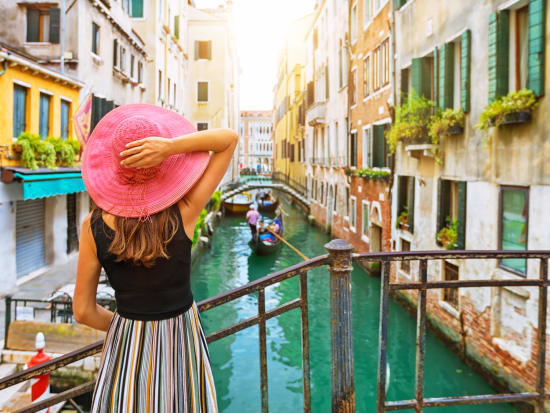 Romantic gondola rides in Venice