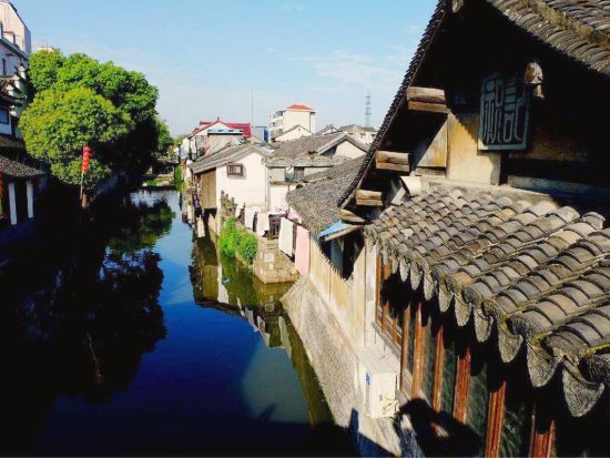 【上海ディズニーランド発】旅行最終日に大活躍！水郷・新場古鎮 半日観光ツアー！＜日本語ガイド／昼食付／浦東空港お送り＞