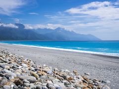 Taiwan_Qixingtan Beach_shutterstock_1141273892