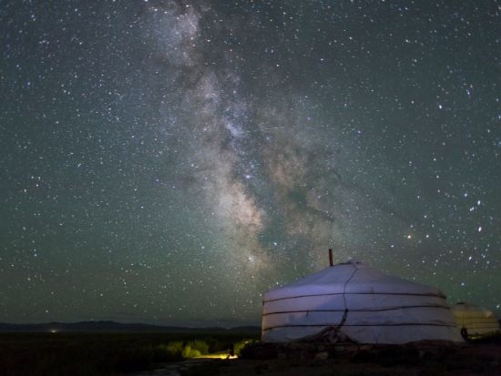 【1泊2日】文化体験ぎゅっと凝縮！テレルジ国立公園＆遊牧民のゲル訪問＆乗馬体験＆伝統衣装プライベートツアー＜食事付き／日本語ガイド／ゲル泊／ウランバートル発＞