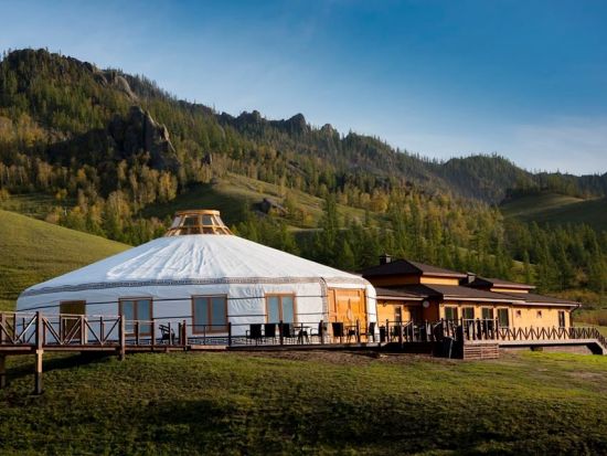 【1泊2日】文化体験ぎゅっと凝縮！テレルジ国立公園＆遊牧民のゲル訪問＆乗馬体験＆伝統衣装プライベートツアー＜食事付き／日本語ガイド／ゲル泊／ウランバートル発＞