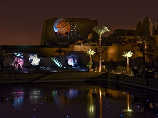 夜の闇で輝く世界遺産カルナック神殿☆音と光の感動ショー＜英語アシスタント／ルクソール発＞