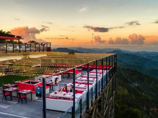 夜景を見ながら「トップ・オブ・セブ」でフィリピン料理ディナー＋夜景スポット「トップス」からの煌く夜景観賞　幻想的な夜景に感動！＜日本語ガイド／夕食付＞