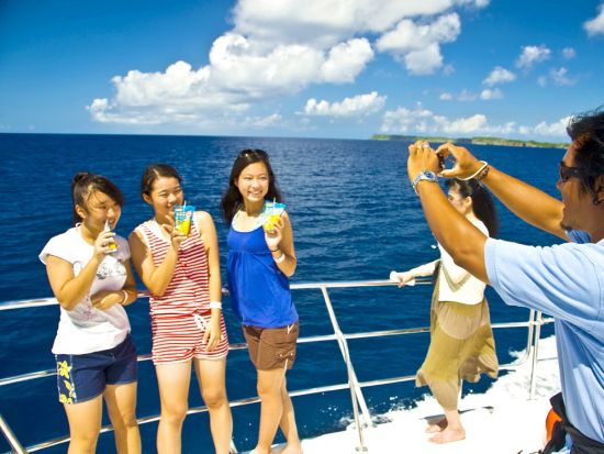 イルカウォッチングクルーズ　海の世界がのぞける海中展望塔&ランチ付きプランあり！＜英語ガイド／送迎付き＞ by フィッシュアイマリンパーク