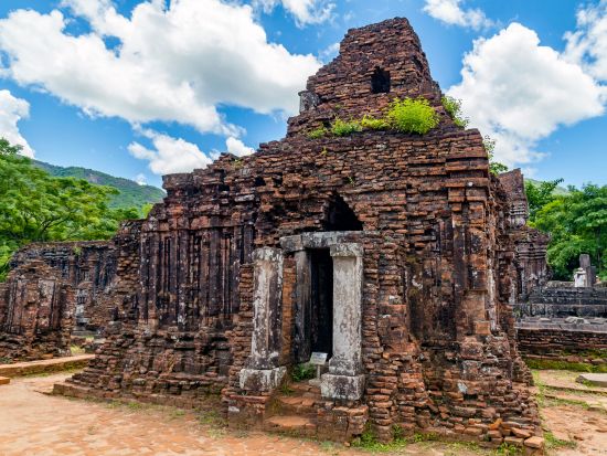 ミーソン遺跡＋ダナン＋夜のホイアン観光　空港お送り可　サクラレストラン夕食プラン＆ダナン花火大会鑑賞プラン有＜マダムランの昼食／ダナン・ホイアン発＞