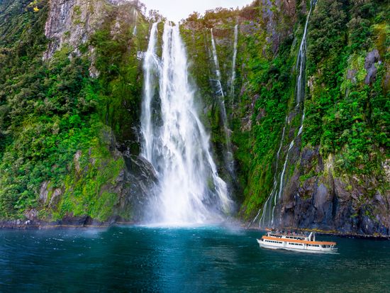 New_Zealand_Fiordland_Milford_Sound_Stirling_falls_shutterstock_714318793