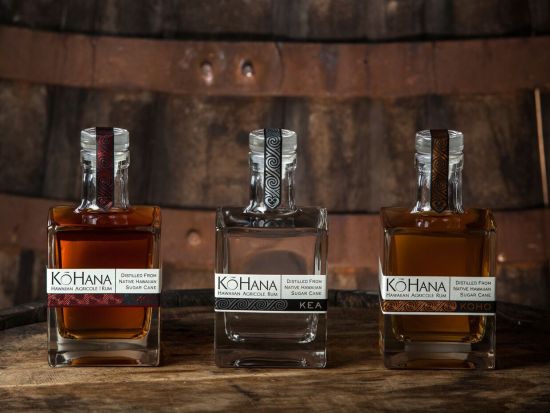 バンまたはミニバス貸切チャーター　ハワイ産ラム酒蒸留所「コハナ・ラム」見学＆ハレイワタウン自由散策ツアー＜10名～／日本語ガイド付き＞