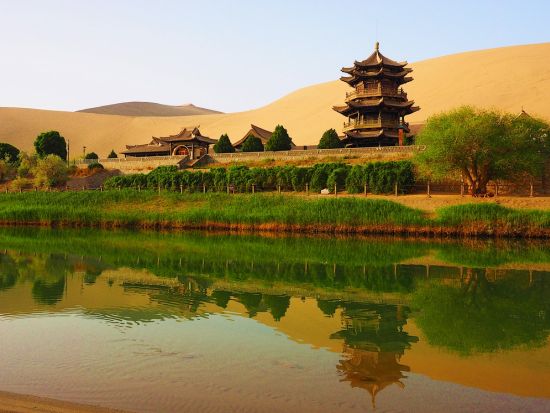 シルクロード周遊7泊8日ツアー　西安＆ウルムチ＆トルファン＆敦煌＆嘉峪関 ＜貸切／航空券込み／日本語ガイド／食事付き／西安発＞