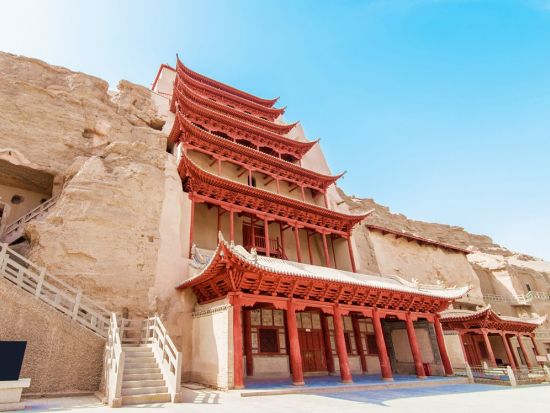 敦煌 1泊2日ツアー　莫高窟＆鳴沙山＆月牙泉 ＜貸切／往復航空券込／日本語ガイド／食事付き／西安発＞