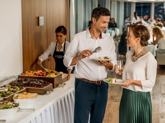 プラハ ヴルタヴァ川　ディナークルーズ