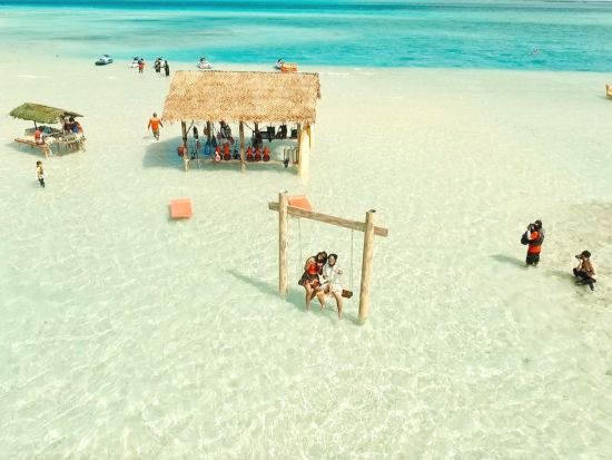 ビキニアイランド　透き通った海に現れる神秘の島でバナナボートとシュノーケリングを満喫！＜午後／現地集合＞