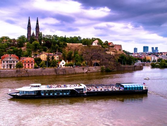 プラハ ヴルタヴァ川　2時間遊覧クルーズ