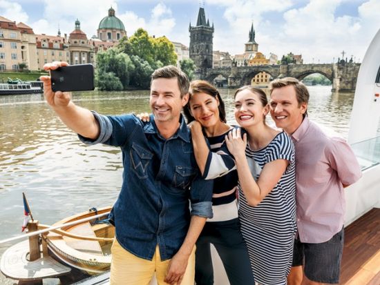 プラハ ヴルタヴァ川　2時間遊覧クルーズ