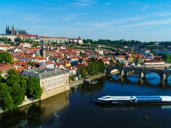 プラハ ヴルタヴァ川　2時間遊覧クルーズ