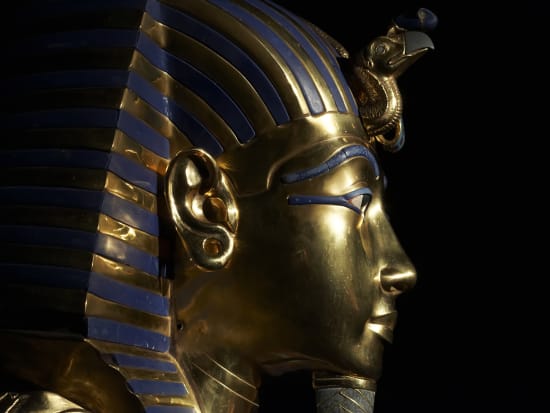 Egypt_Cairo_Egyptian_Museum_Tutankhamens_golden_mask_shutterstock_50192755