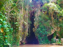 Cuba_Vinales_Caves_shutterstock_726505933
