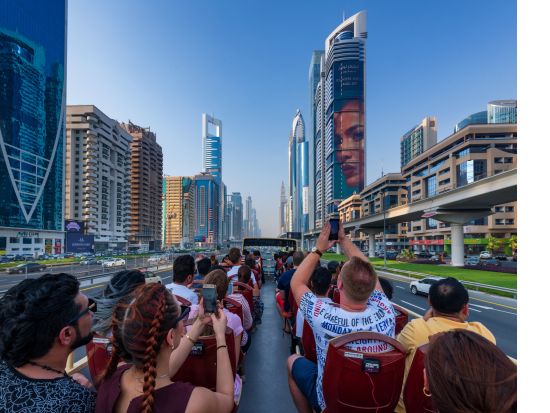 ドバイ観光　乗り降り自由バスチケット＋無料特典付き ＜24・48・120時間／英語オーディオガイド付＞by Big Bus Tours