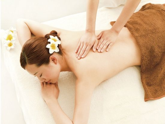 宿泊ホテル出張サービス by アクア・ラナ　ロミロミ、アロマ、またはアスリート向けマッサージ＜ワイキキ・アラモアナ・アウラニ・コオリナ地区＞