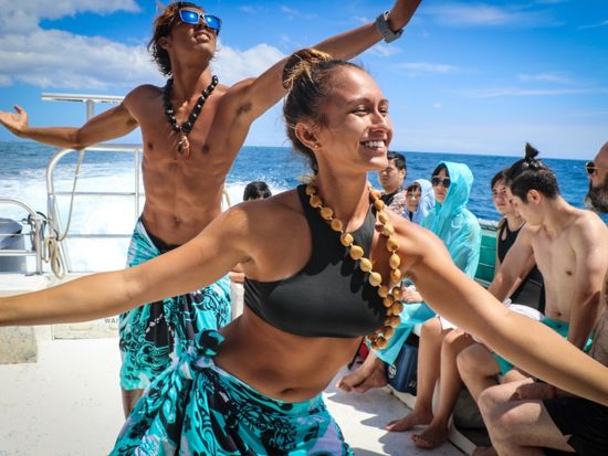 Oahu_Dolphins and You_hule performance