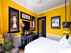 Superior Room-crop