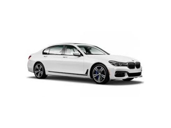 【空港送迎】クアラルンプール市内 ⇒ クアラルンプール主要空港（スバン空港など）　高級車利用 ＜貸切／英語ドライバー＞