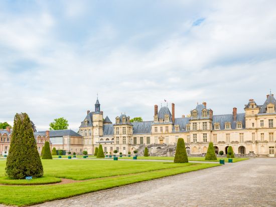 ヴォー・ル・ヴィコント城とフォンテーヌブロー城　日帰り観光ツアー＜4～10月／英語ガイド＞ by ParisCityVision